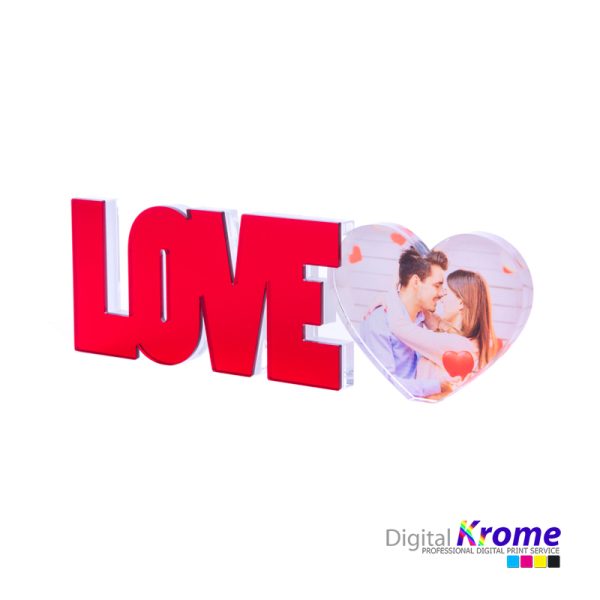 Scritta in Plexiglass “Love” Personalizzato con Foto Digital Krome