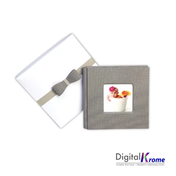 Fotolibro Professionale con Copertina Personalizzata, Modello “Born” 20×20 cm – Scatola Inclusa Digital Krome