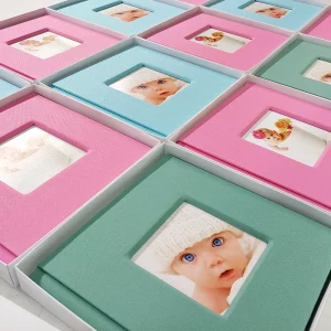Fotolibro Professionale con Copertina Personalizzata, Modello “Born” 20×20 cm – Scatola Inclusa Digital Krome