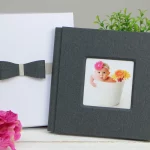 Fotolibro Professionale con Copertina Personalizzata, Modello “Born” 20×20 cm – Scatola Inclusa Digital Krome