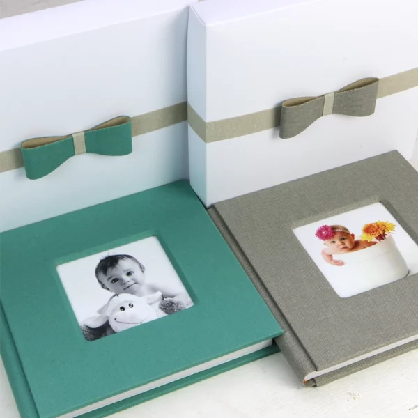 Fotolibro Professionale con Copertina Personalizzata, Modello “Born” 20×20 cm – Scatola Inclusa Digital Krome