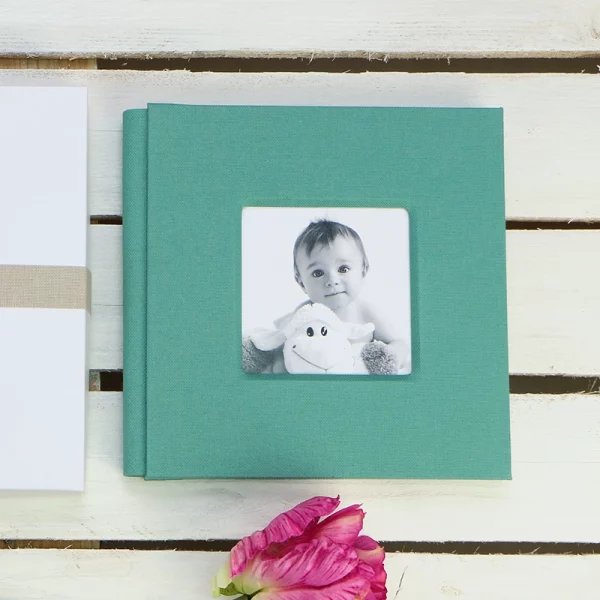 Fotolibro Professionale con Copertina Personalizzata, Modello “Born” 20×20 cm – Scatola Inclusa Digital Krome